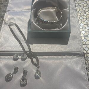 New! Elegant Silver Jewelry Set
